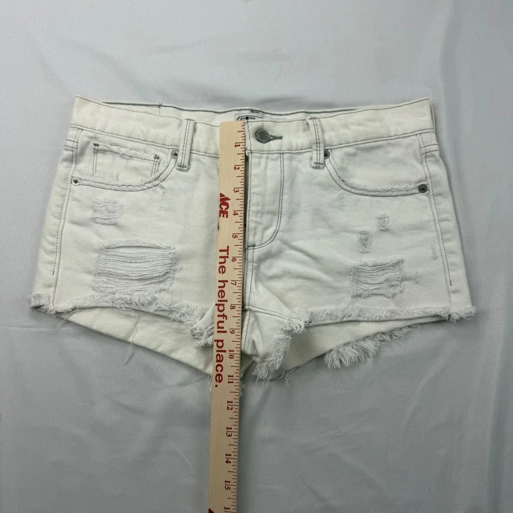Lucky Brand The Cut Off Shorts Womens 2/26 White Distressed Frayed Denim 7WD1066